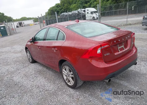2012 Volvo S60 T5 z USA, uszkodzony, nr VIN YV1622FS3C2044120